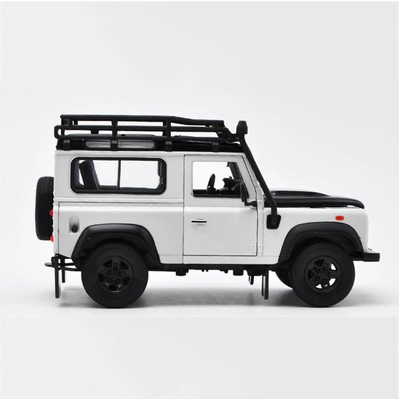 Land Rover Defender chassis 90   1:24