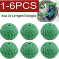 Bolas com "detergente" ecológico para lavar roupas na máquina
