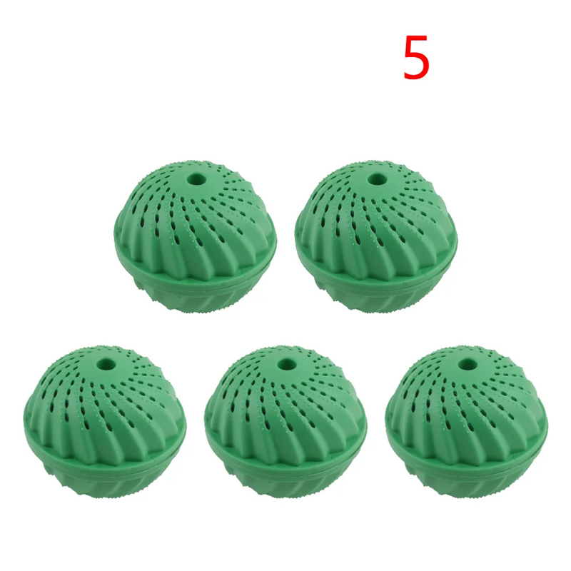 Bolas com "detergente" ecológico para lavar roupas na máquina